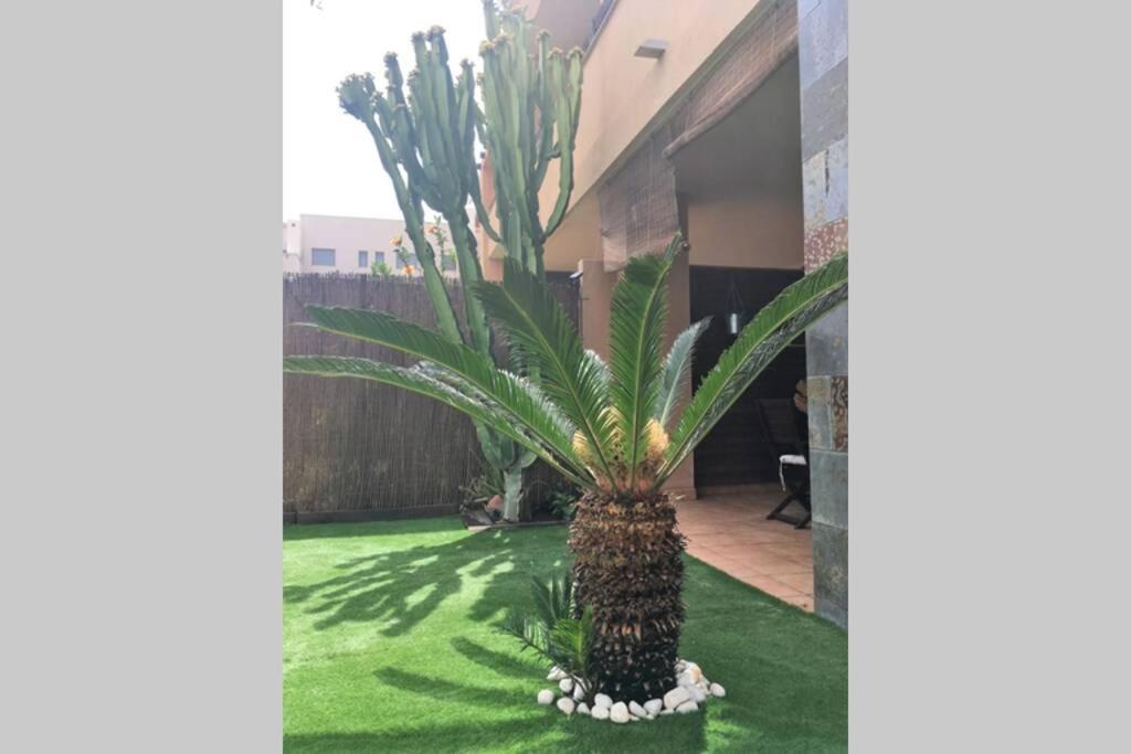 Chill Out Ground Floor Apartm +Private Garden+Wifi Retamar  Exterior photo